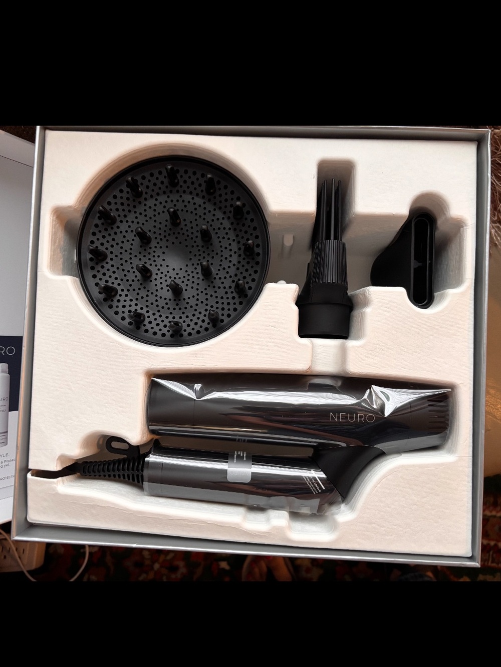 NEURO DRY FOLDING PROFESSIONAL DUAL VOLTAGE HAIR DRYER - Picture 4 of 9